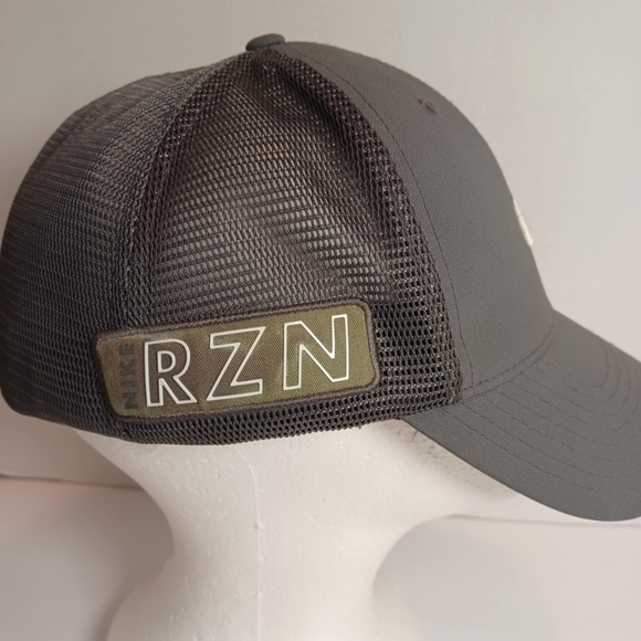 Nike Golf Embroidered Swoosh Logo RZN Vapor Patch Grey Mesh Back Trucker Hat L/X - Picture 4 of 9